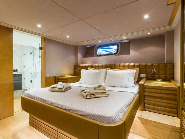 Heesen HEESEN de alquiler a Grecia