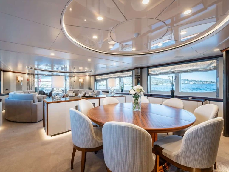 Alquiler de Yate de lujo, con o sin patrón CRN Ancona Cannes