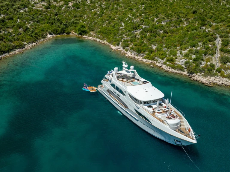 Alquiler de IAG SILENT WORLD en Trogir