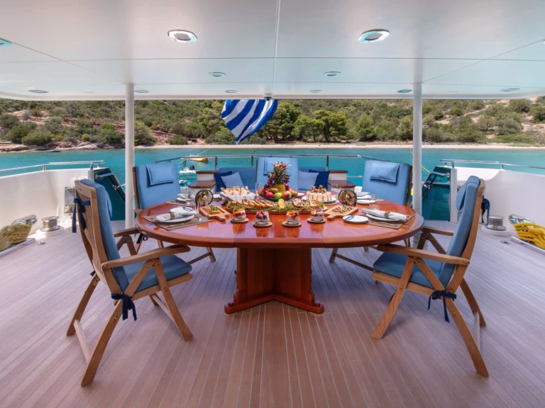 Alquiler de embarcaciones Heesen MAGIX enEl Pireo en Samboat