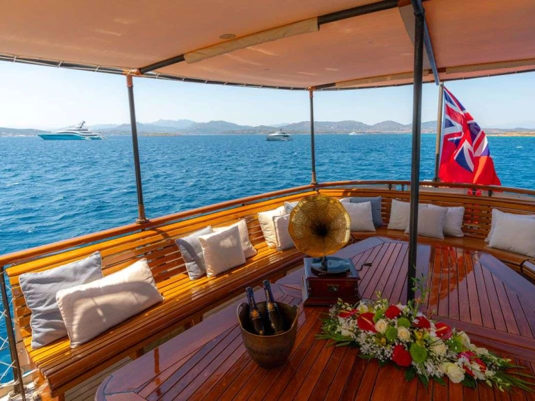 Yate de lujo para alquilar Cannes al mejor precio