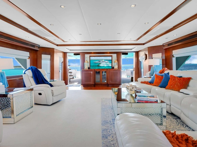Alquiler de Hatteras ESCAPE en Nassau
