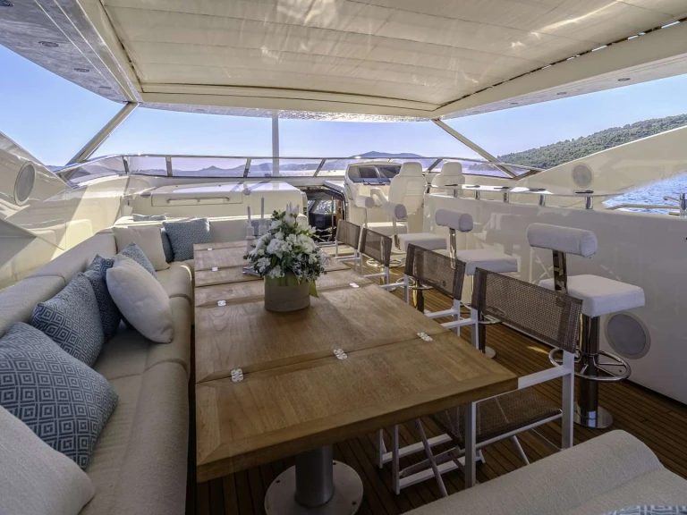 Alquiler Yate de lujo Sunseeker con o sin  título de navegación