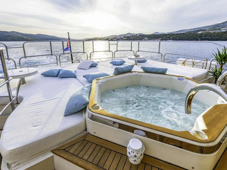 Yate de lujo para alquilar Trogir al mejor precio