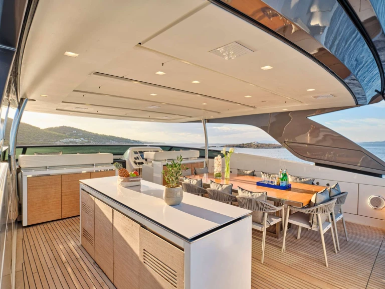 Alquiler de barcos Atenas barato de GOLDEN YACHT