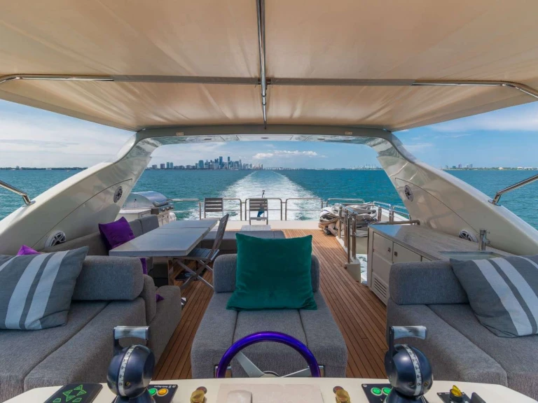 Alquiler de embarcaciones Azimut Scarlet enMiami en Samboat