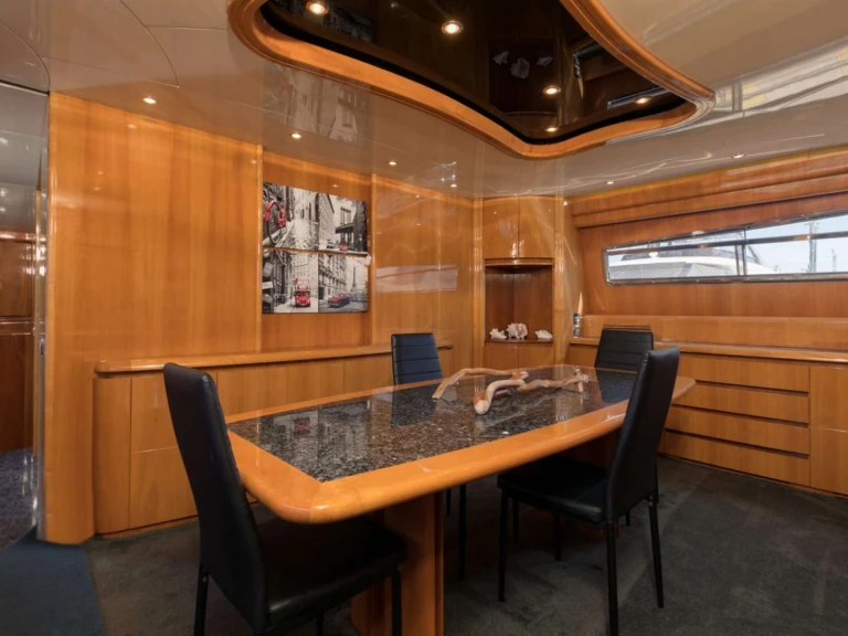 Alquiler de barcos Miami barato de 103' Custom Build