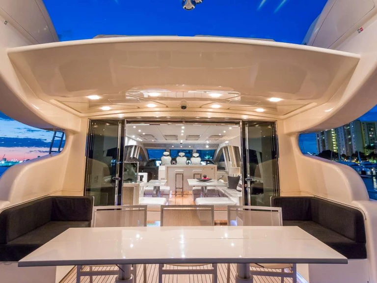 Yate de lujo para alquilar Miami al mejor precio