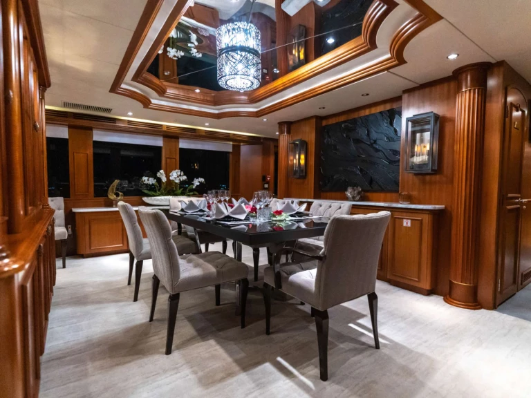 Alquiler Yate de lujo en Newport - Hatteras Magnum Ride