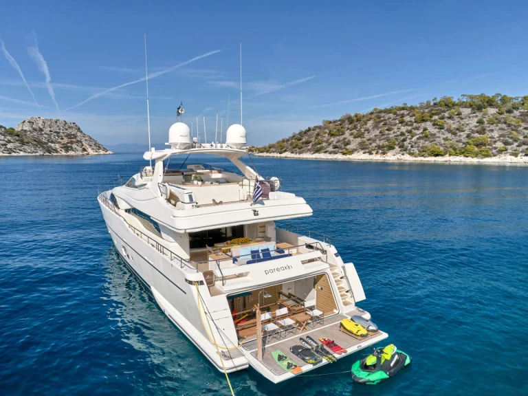 Alquiler de embarcaciones Ferretti PAREAKKI enAtenas en Samboat