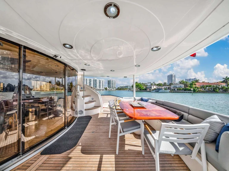 Yate de lujo para alquilar Miami al mejor precio