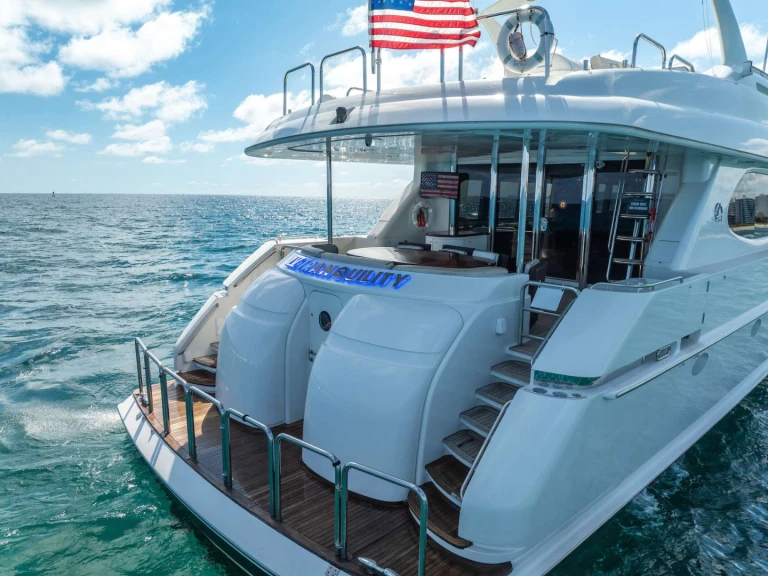 Alquiler de Yate de lujo, con o sin patrón Lazzara Fort Lauderdale
