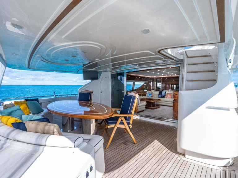 Alquiler de embarcaciones Ferretti Dream Chaser enNueva York (Ciudad) en Samboat