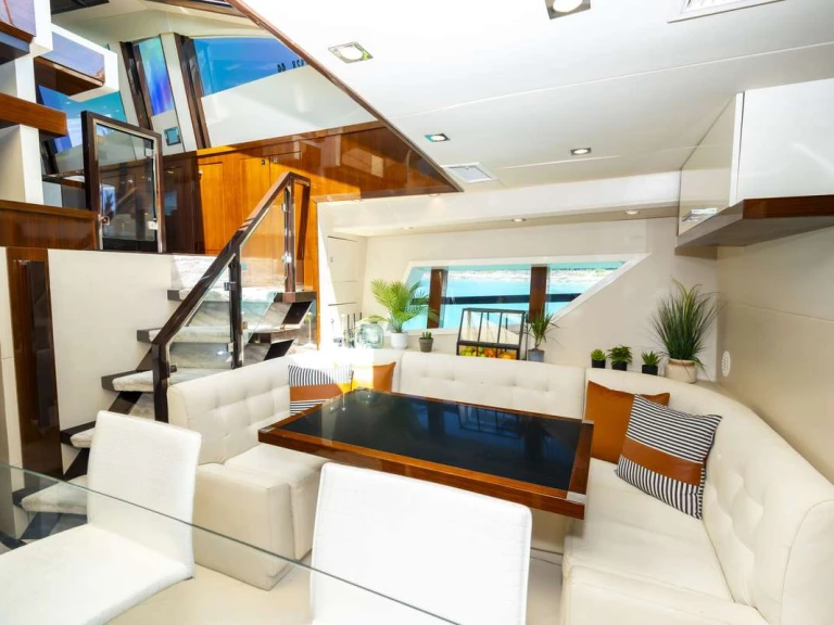 Lazzara NEW LIFE de alquiler a Nassau