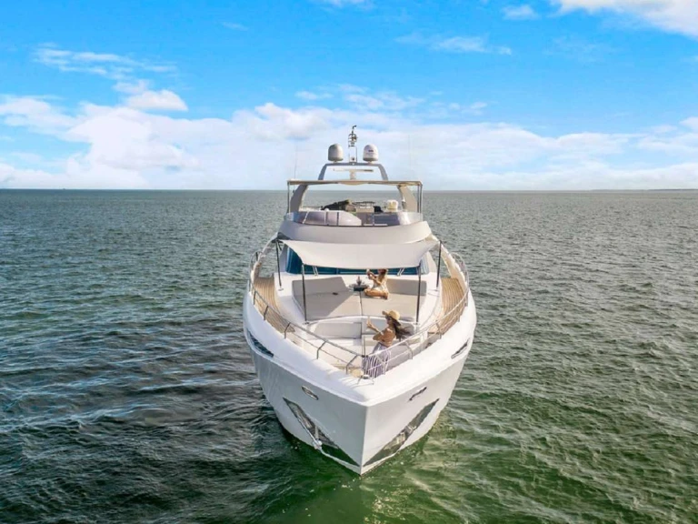 Alquiler de barcos Bahamas barato de 90' Custom Build