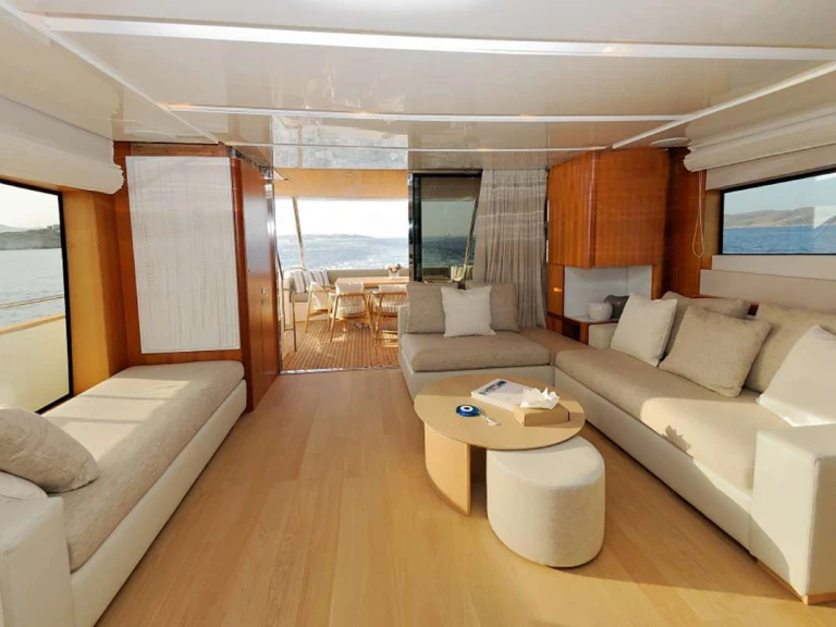 Alquiler de barcos Lávrio barato de FUNSEA