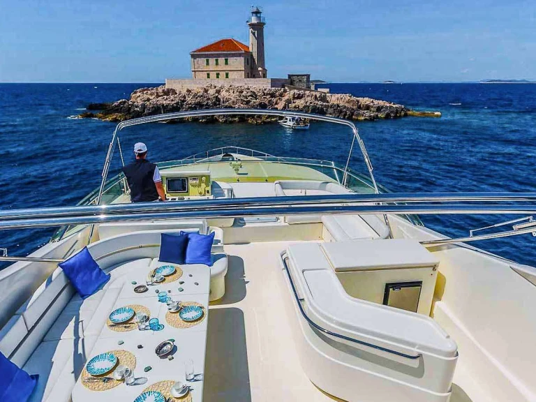 Alquiler de Ferretti MISS KATARIINA en Trogir