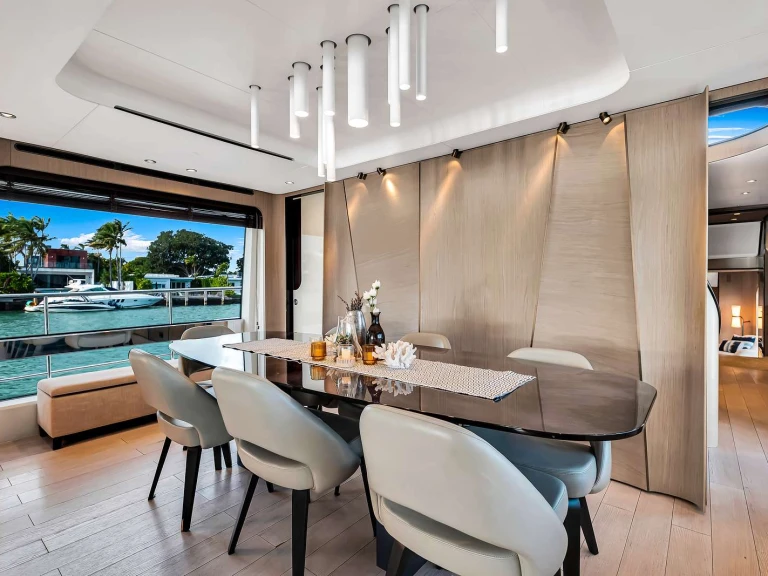 Yate de lujo para alquilar Coconut Grove al mejor precio