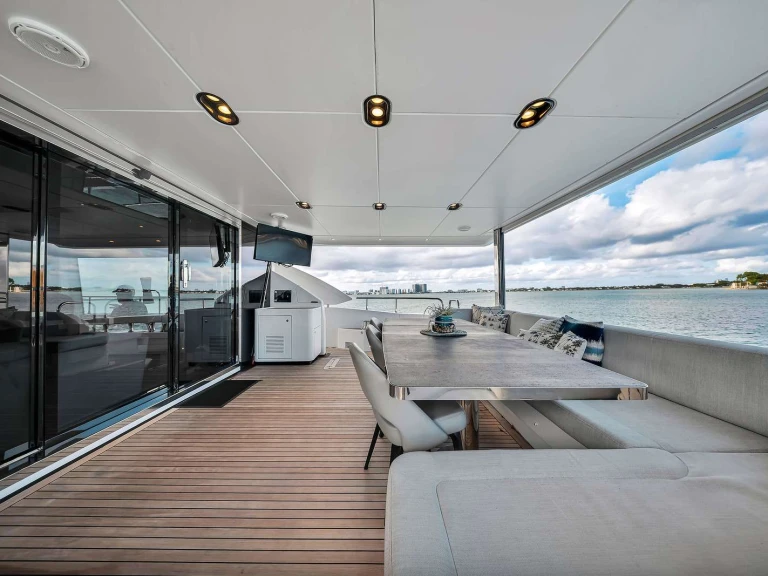 Azimut Cloud 9 de alquiler a Coconut Grove