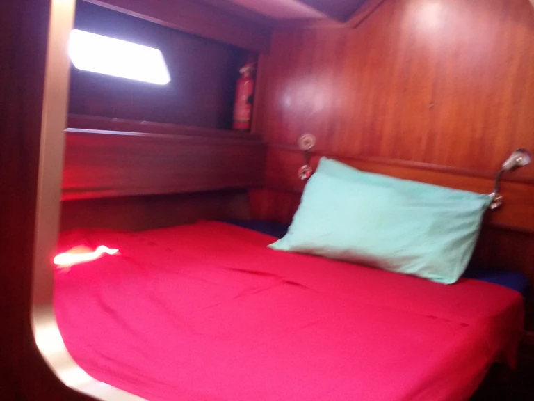 Velero para alquilar Nettuno al mejor precio