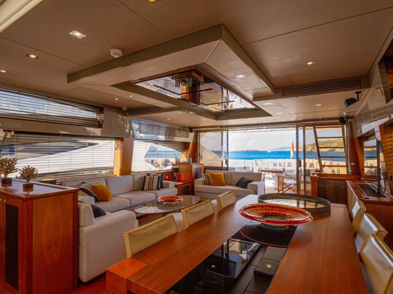 Alquiler de Yate de lujo, con o sin patrón Sunseeker Ibiza