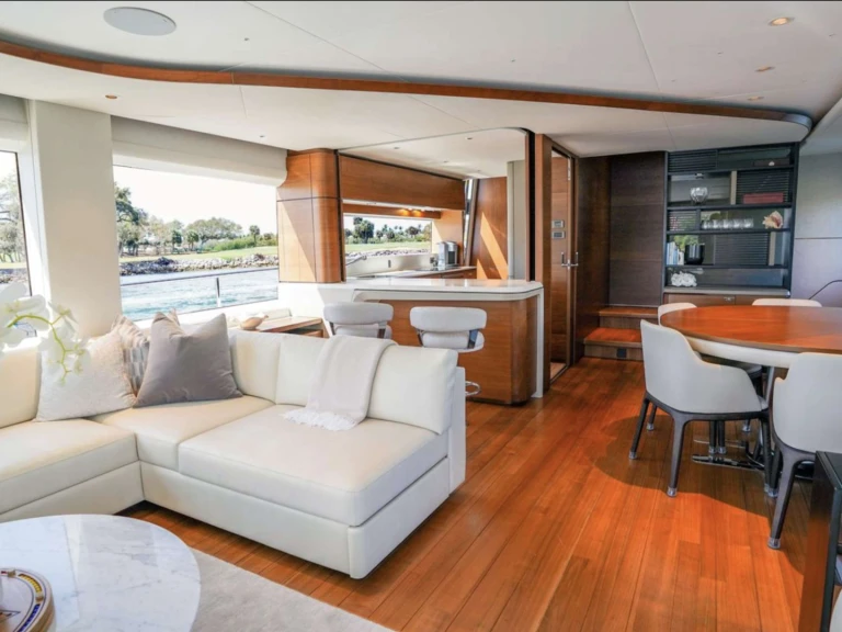 Alquiler Nassau - Princess, UK RECORD YEAR en SamBoat