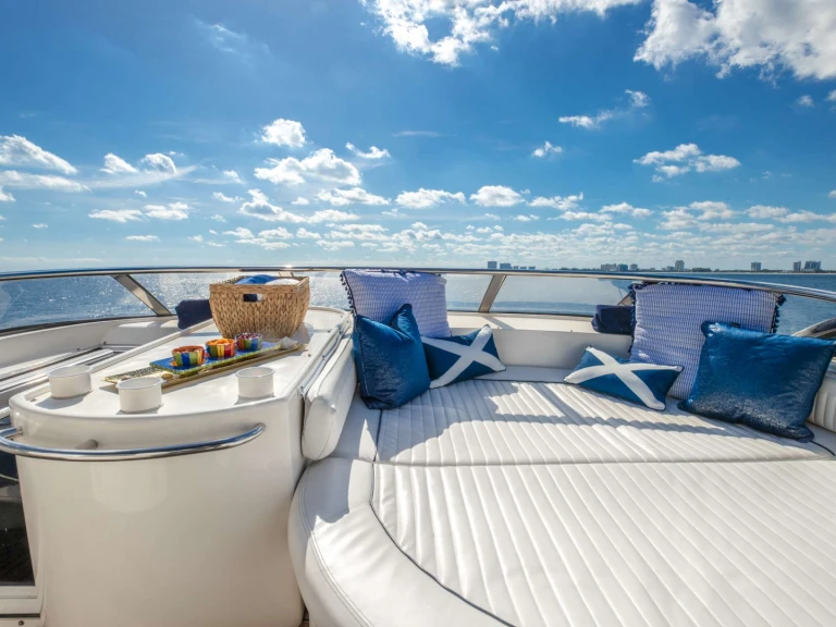 Sunseeker LeoLena de alquiler a Miami Beach