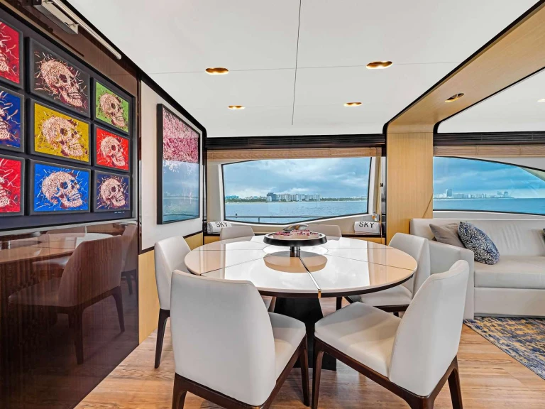 Alquiler de Azimut Sky en Bahamas