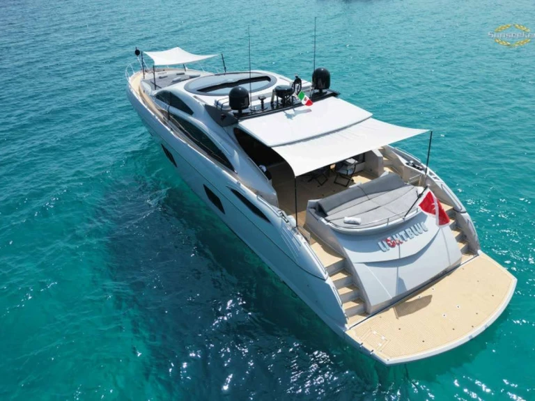 Alquiler de Sunseeker Light Blue en Poltu Quatu