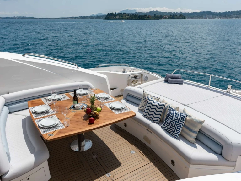Alquiler Yate de lujo en Gouviá - Sunseeker PHOENIX
