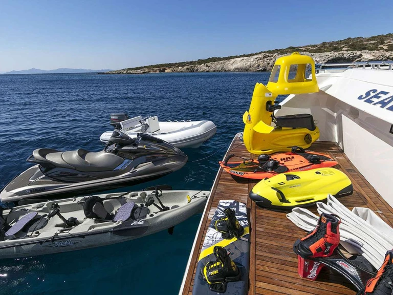 Alquiler de embarcaciones Ferretti LAZY DAYS enAtenas en Samboat