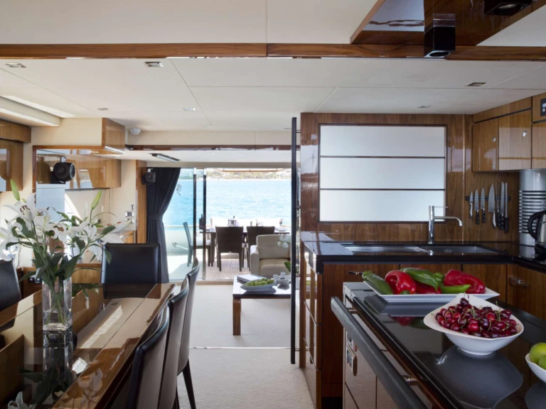 Alquiler de Fairline-Squadron D5 en Antibes