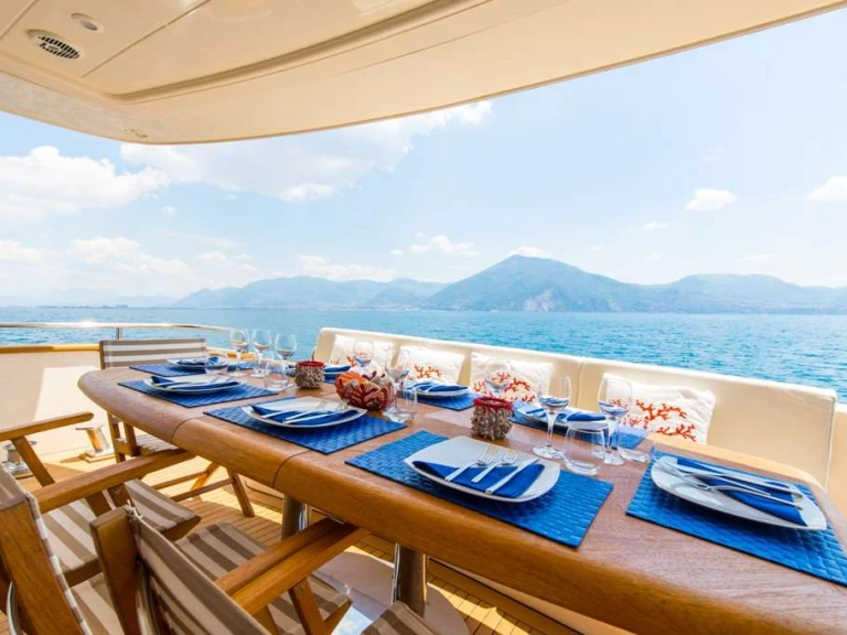 Yate de lujo para alquilar Sorrento al mejor precio