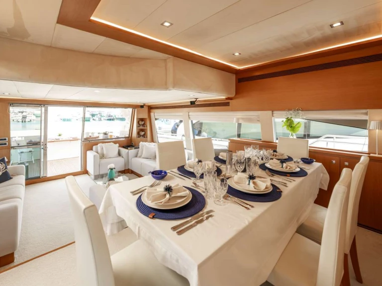 Alquiler de embarcaciones Ferretti IRENE enAtenas en Samboat
