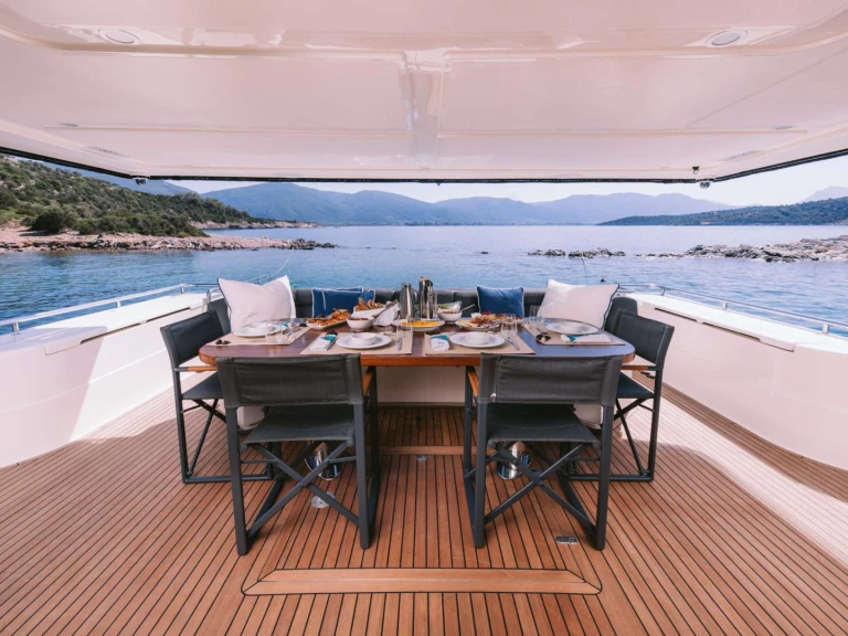 Alquiler de embarcaciones Ferretti OXYGEN 8 enAtenas en Samboat
