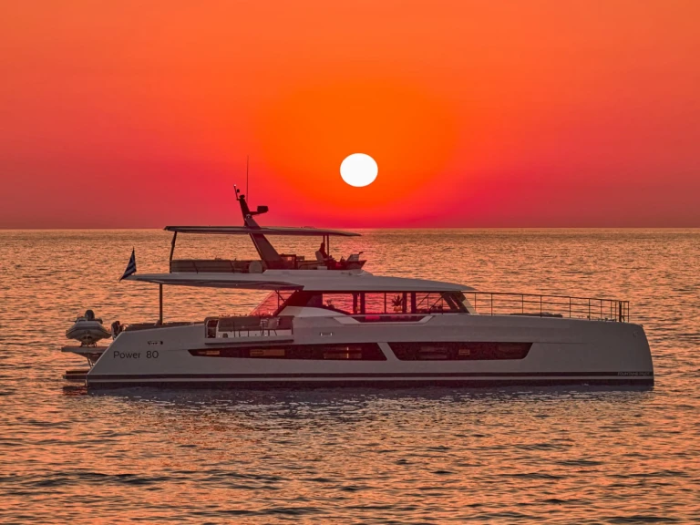 Alquiler de embarcaciones Fountaine Pajot CHRISTAL MIO 80  enAtenas en Samboat