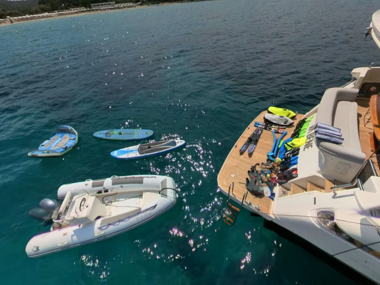 Alquiler Yate de lujo Posillipo con o sin  título de navegación