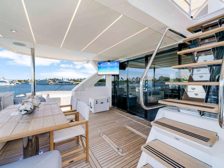 Alquiler Yate de lujo Sunseeker con o sin  título de navegación