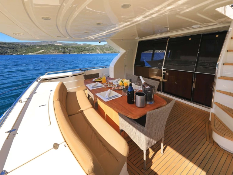 Alquiler Atenas - Ferretti LUNA ROSSA en SamBoat