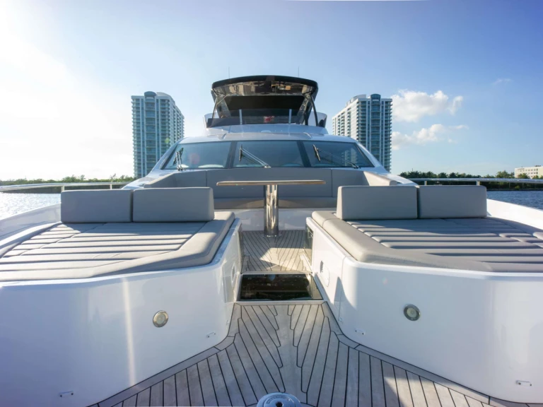 Yate de lujo para alquilar Miami al mejor precio