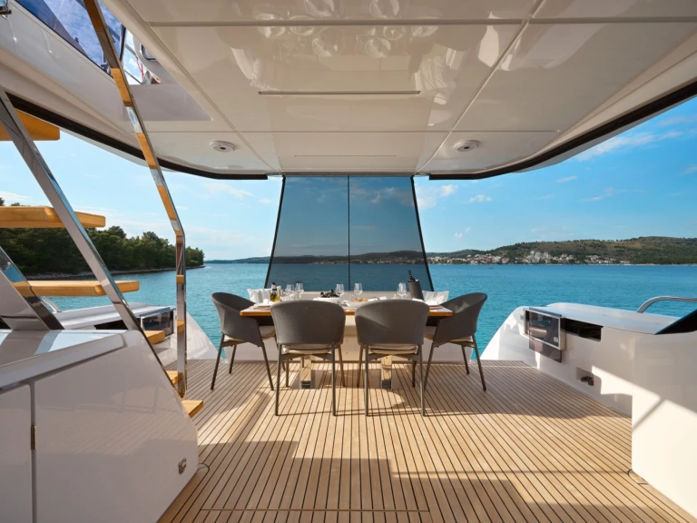 Alquiler de Ferretti WE2 en Šibenik