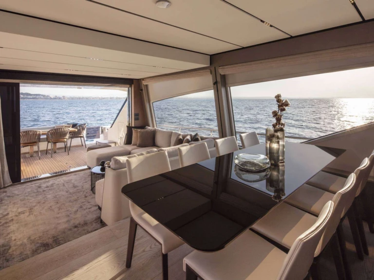 Alquiler de Yate de lujo, con o sin patrón Ferretti Sorrento