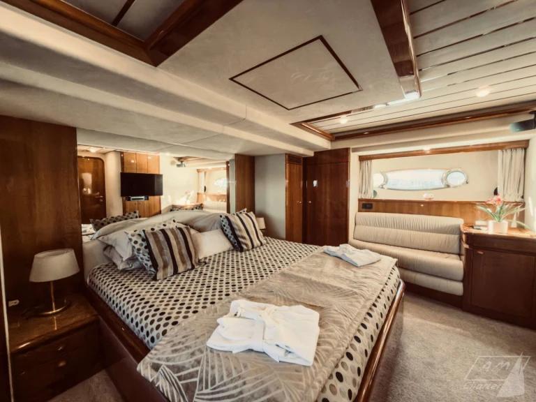 Alquiler Riposto - Ferretti Angelica en SamBoat