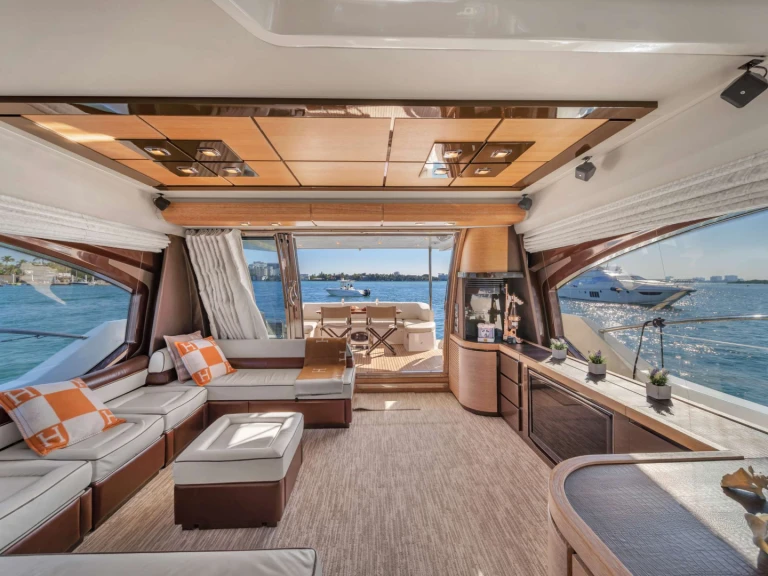 Alquiler de embarcaciones Azimut LUPO enSunny Isles Beach (City) en Samboat
