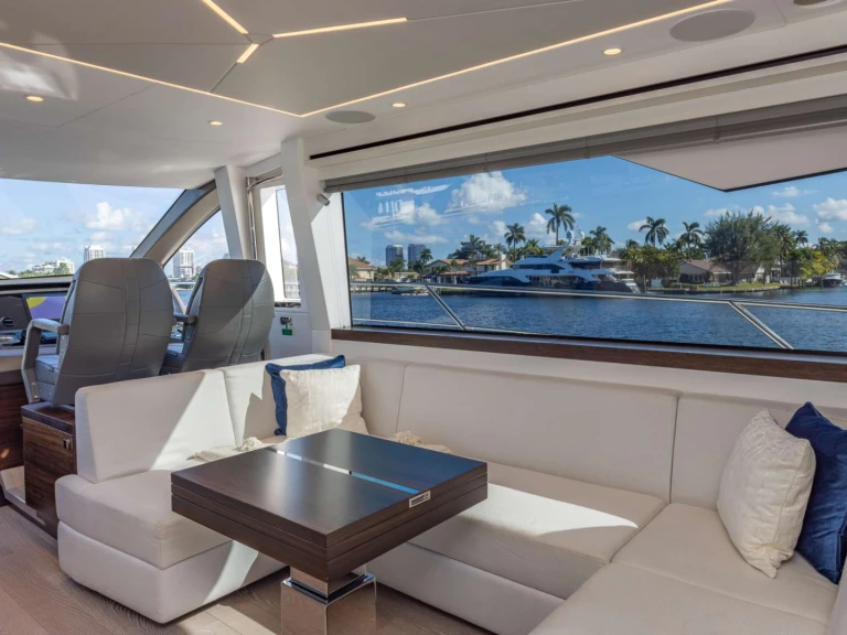 Sunseeker HIGH ROLLER de alquiler a Sag Harbor