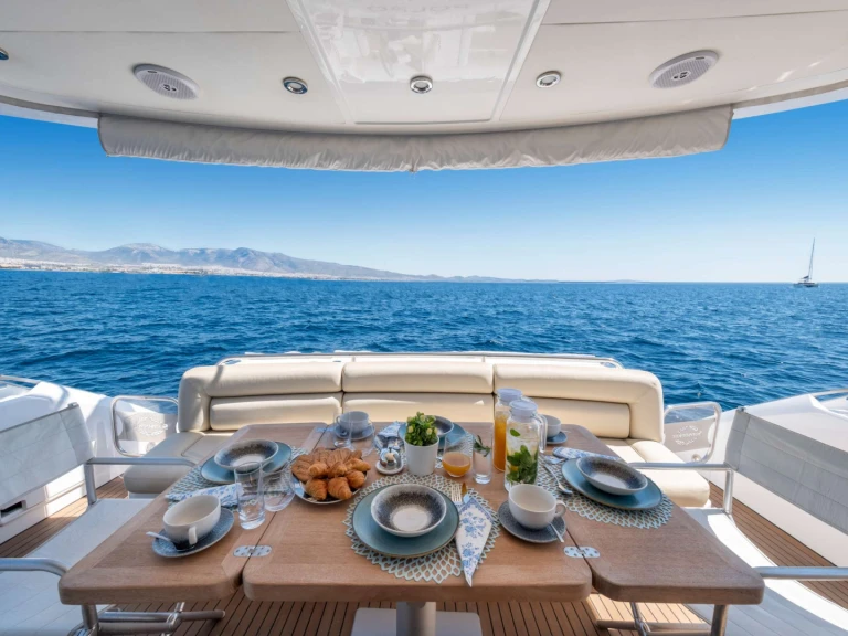 Sunseeker Polpo de alquiler a Atenas