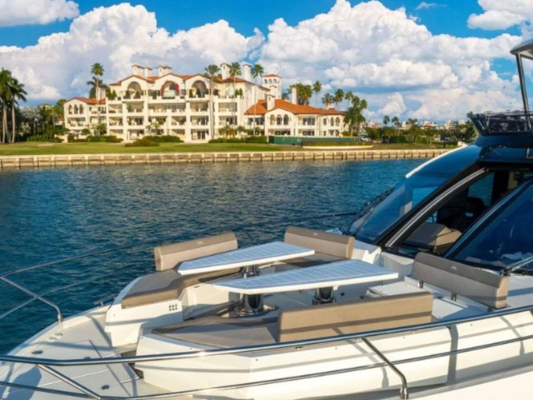 Yate de lujo para alquilar Miami Beach al mejor precio