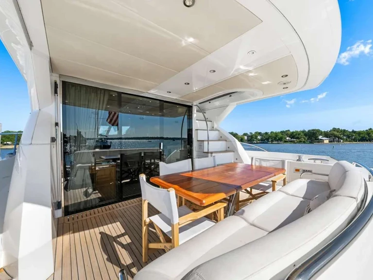Alquiler Yate de lujo Sunseeker con o sin  título de navegación