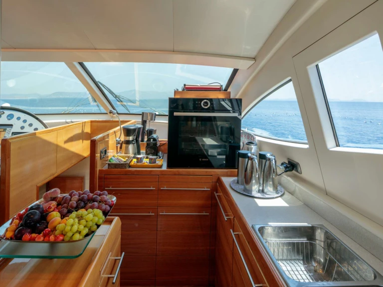 Alquiler de embarcaciones Aicon GEORGE V enAtenas en Samboat