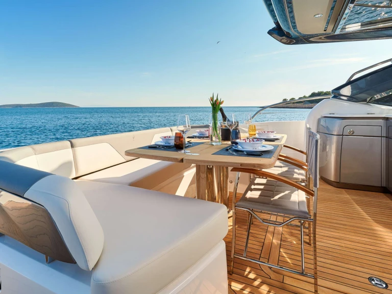 Alquiler de embarcaciones Princess, UK MeSoFa enSplit en Samboat